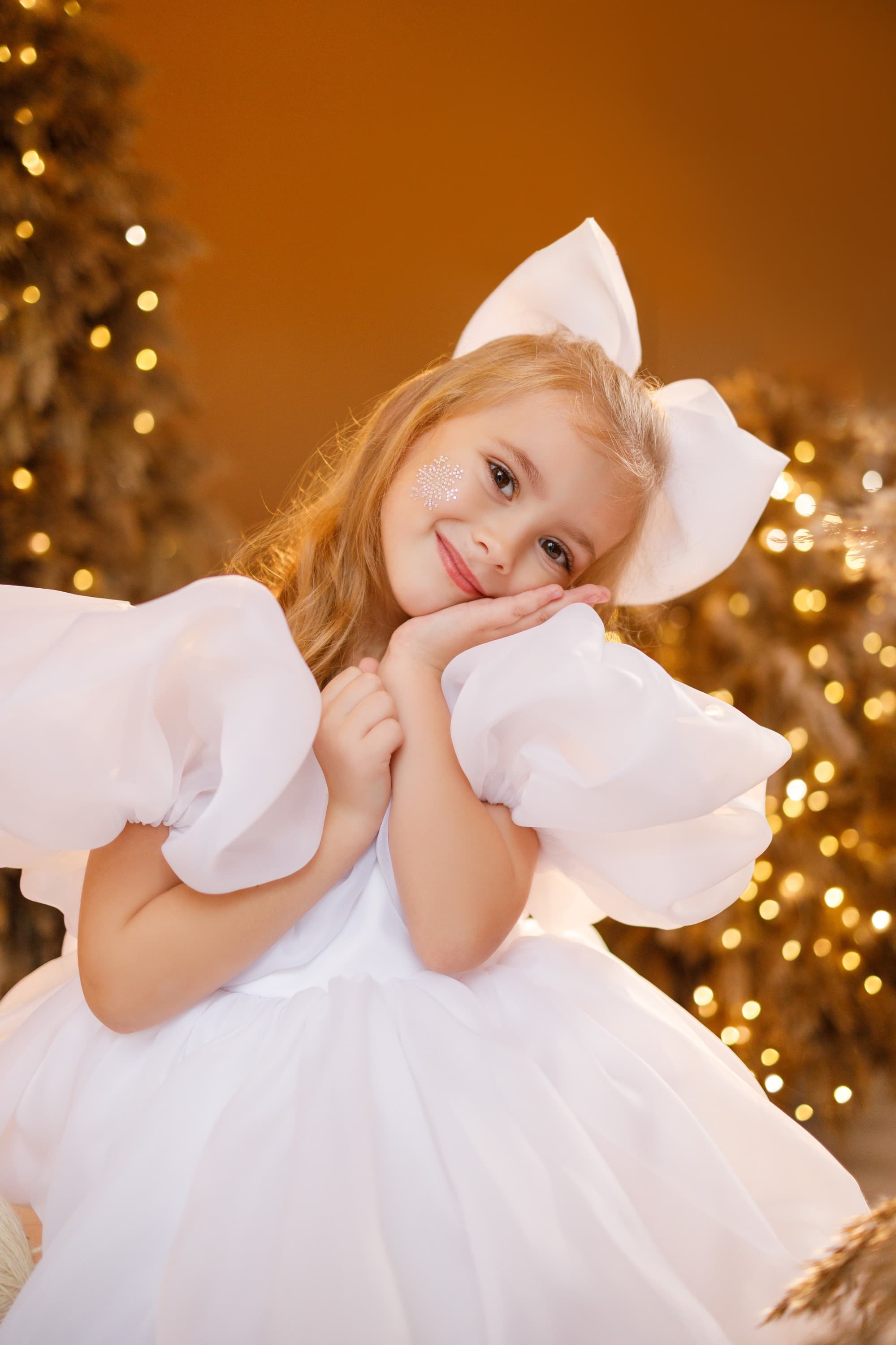 Бант в колір сукні