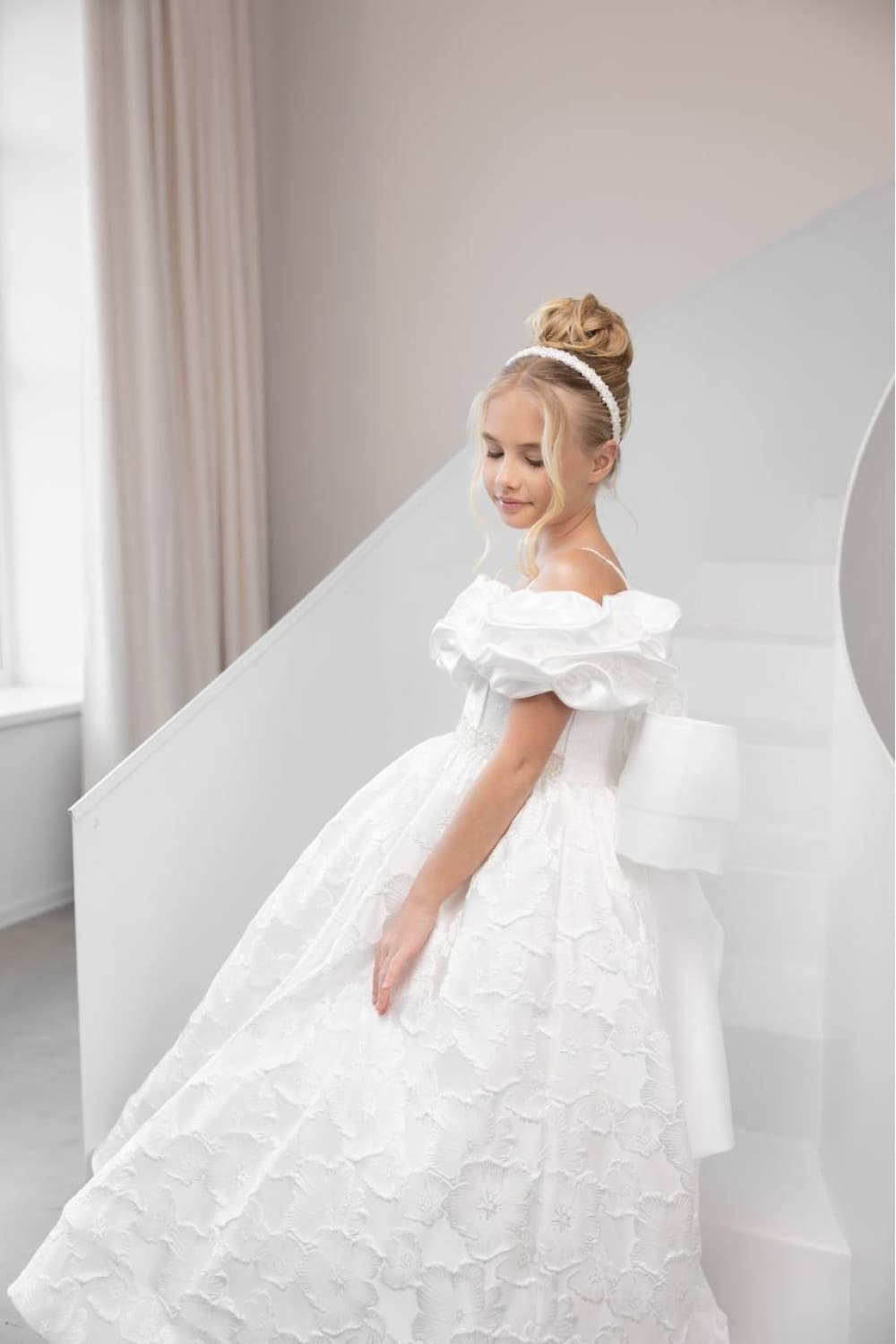 Сукня "Нона" зі шлейфом