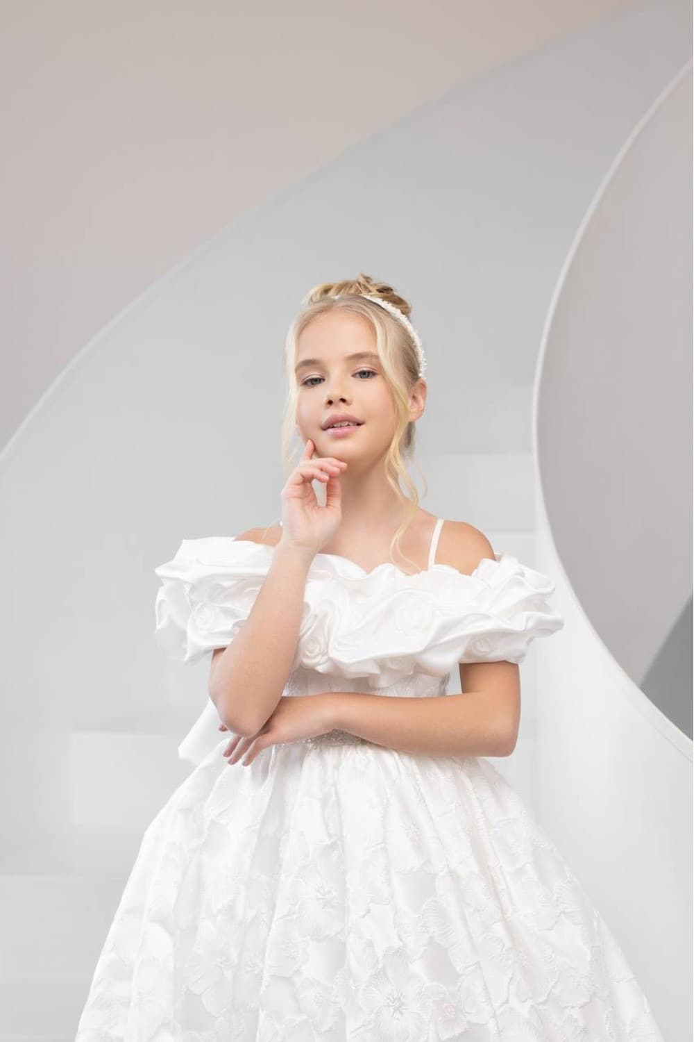 Сукня "Нона" зі шлейфом