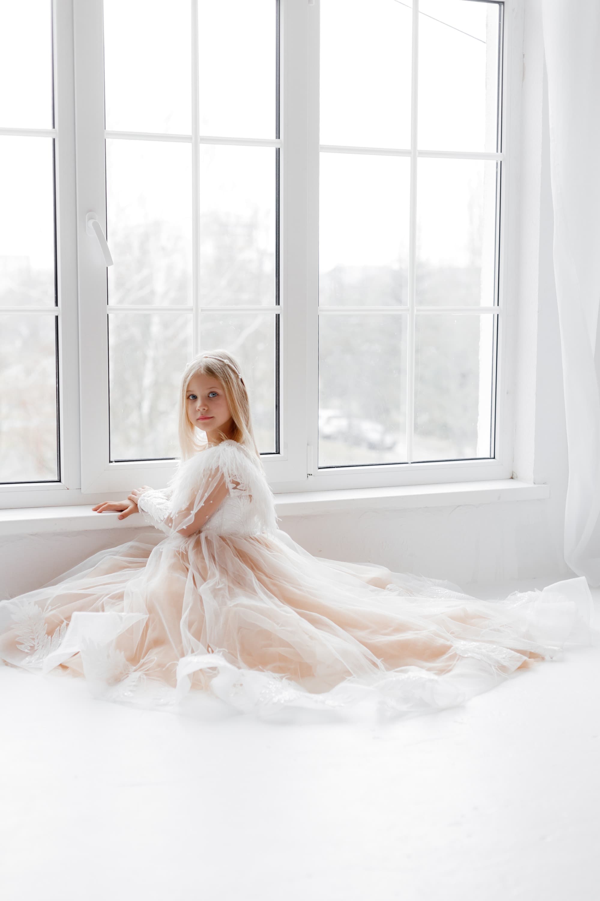 Сукня "Джоан" колір беж ОРЕНДА 6 років