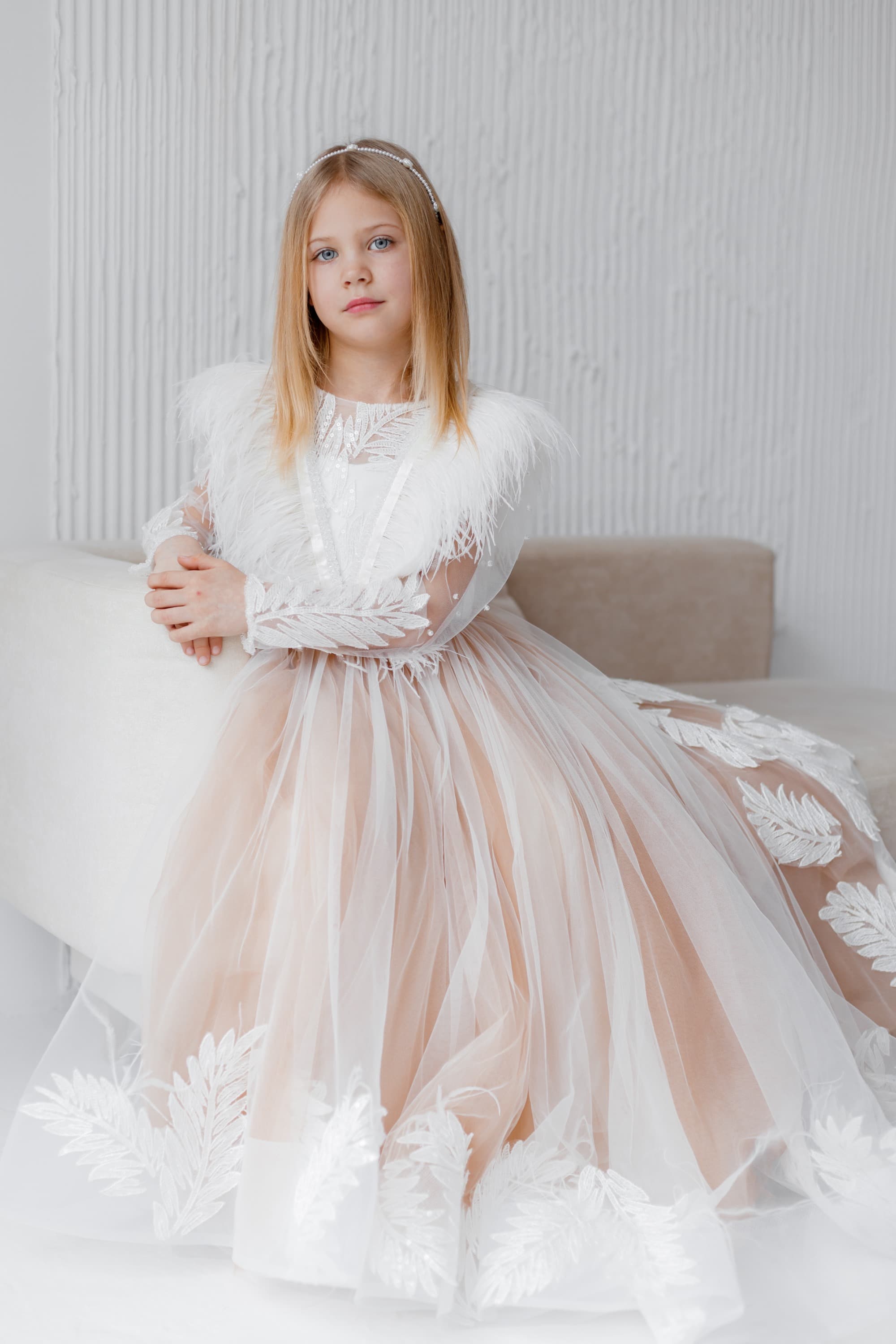 Сукня "Джоан" колір беж ОРЕНДА 6 років