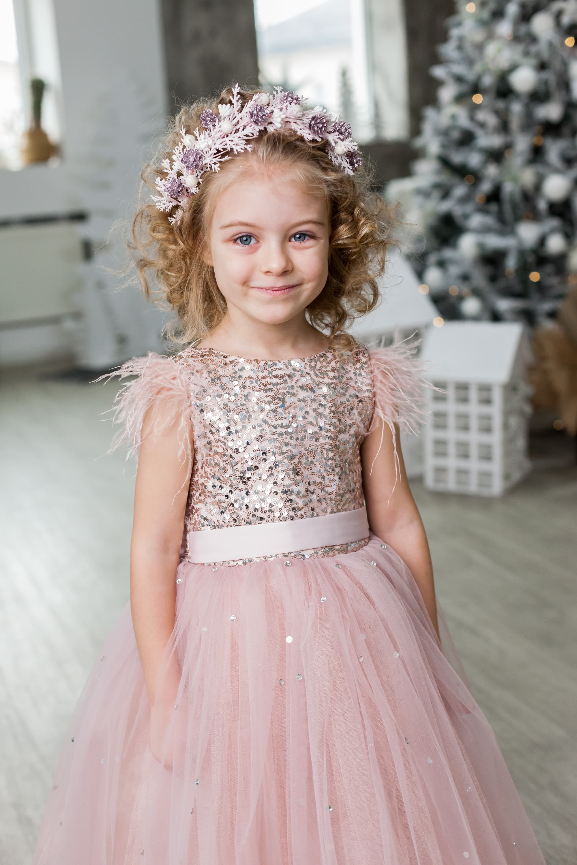 Обруч з гілочками рожевий