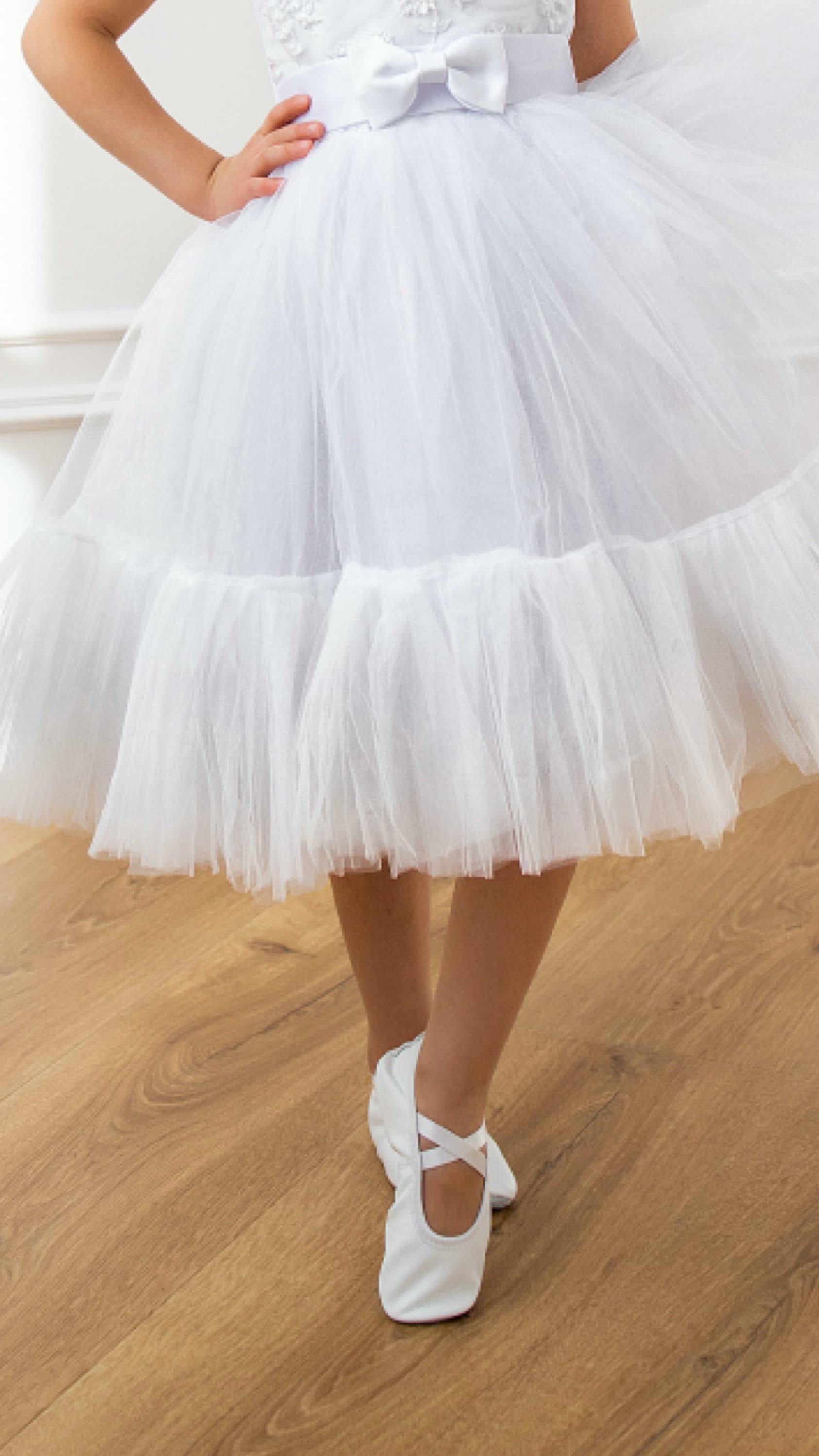 Чешки шкіряні білі