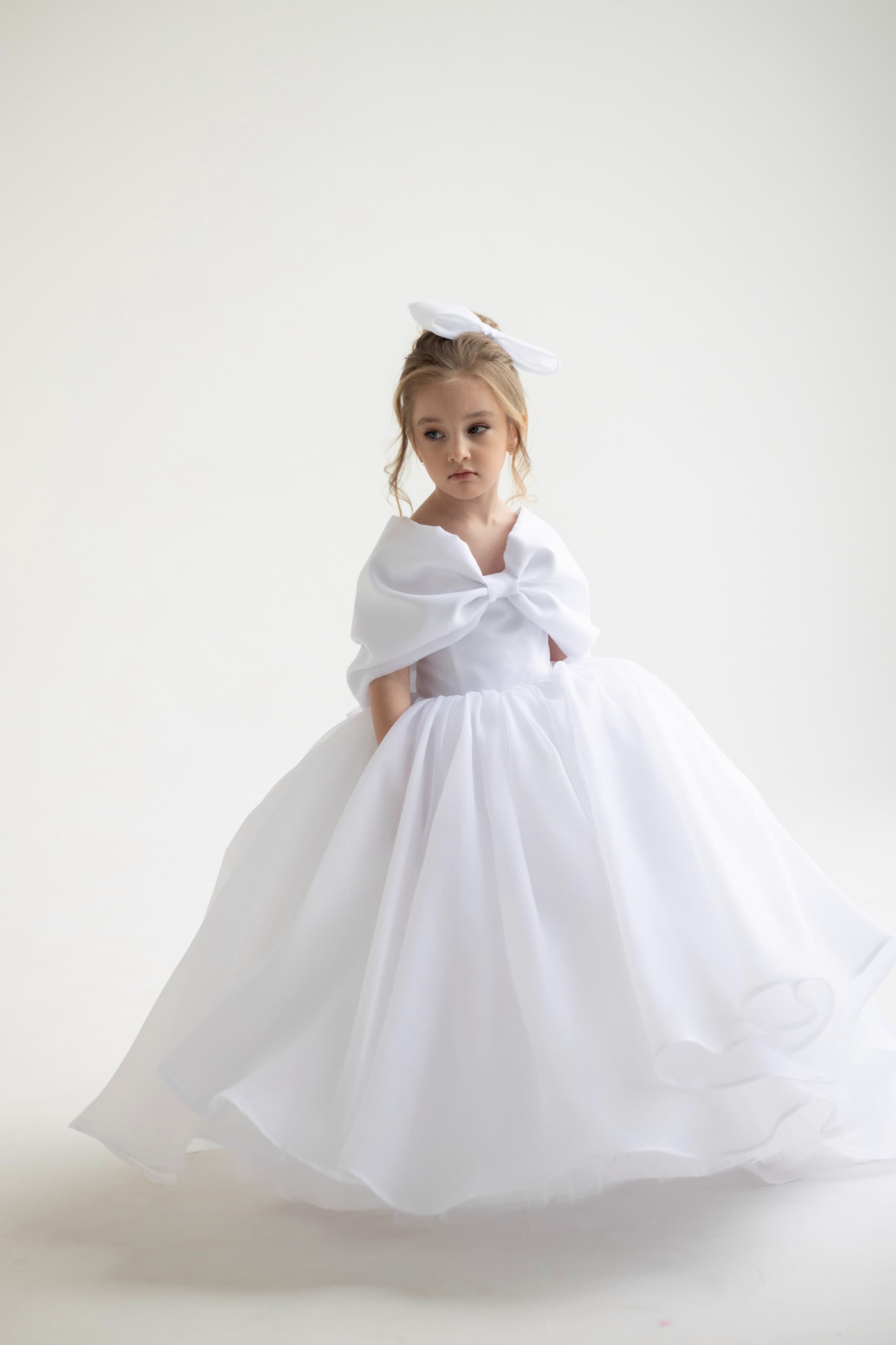 Сукня зі шлейфом "Жозефіна"