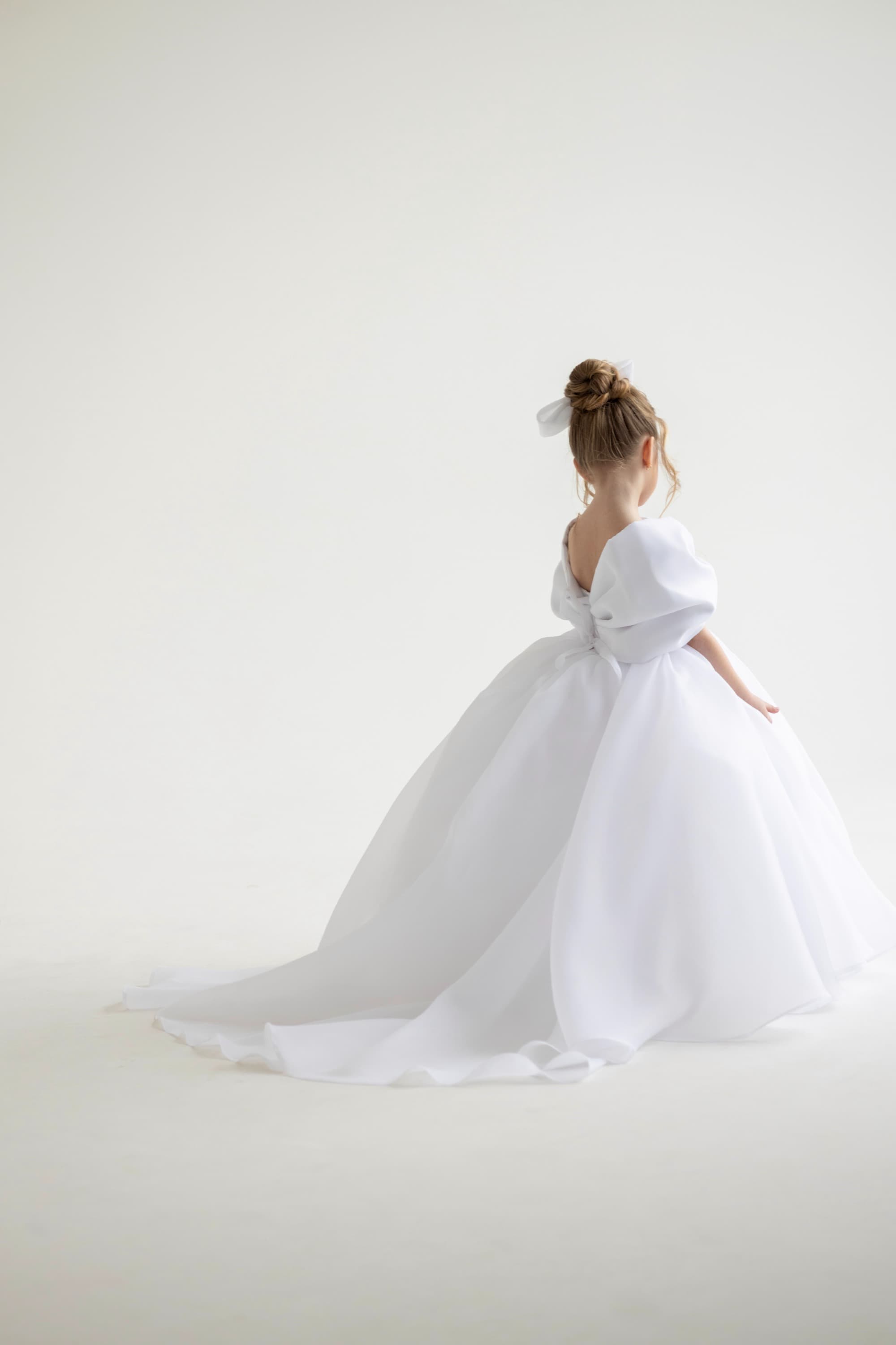 Сукня зі шлейфом "Жозефіна"