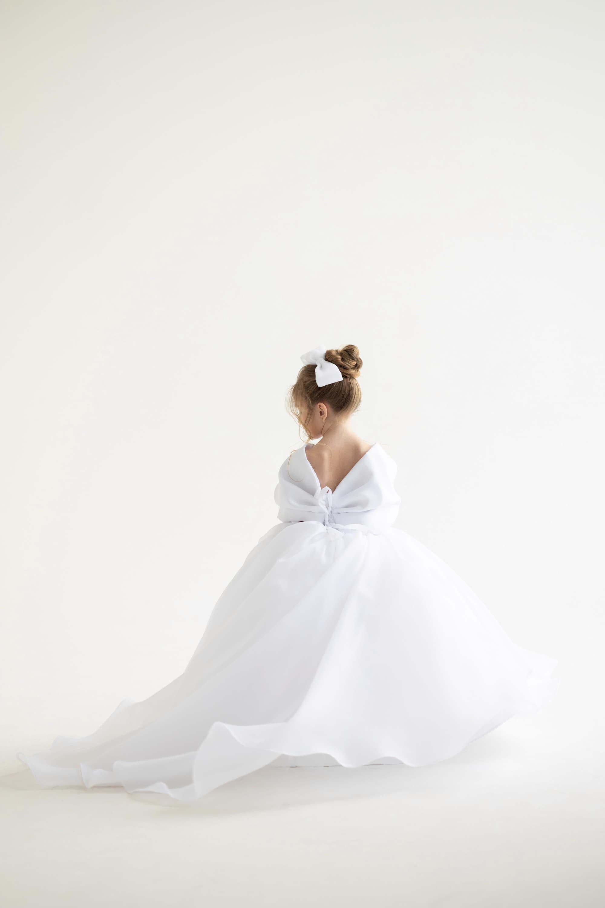 Сукня зі шлейфом "Жозефіна"