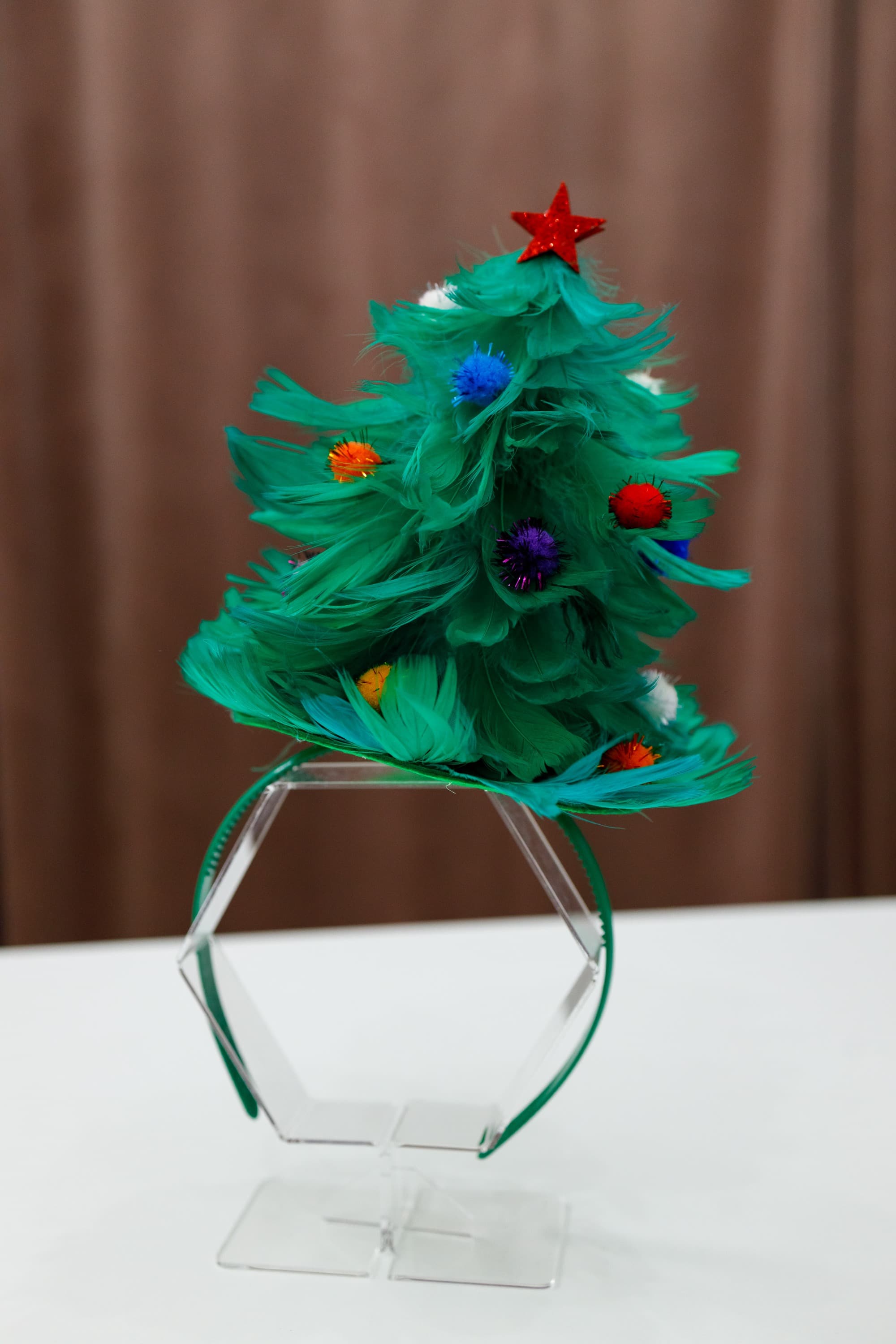 Обруч "Ялинка з пір'я"