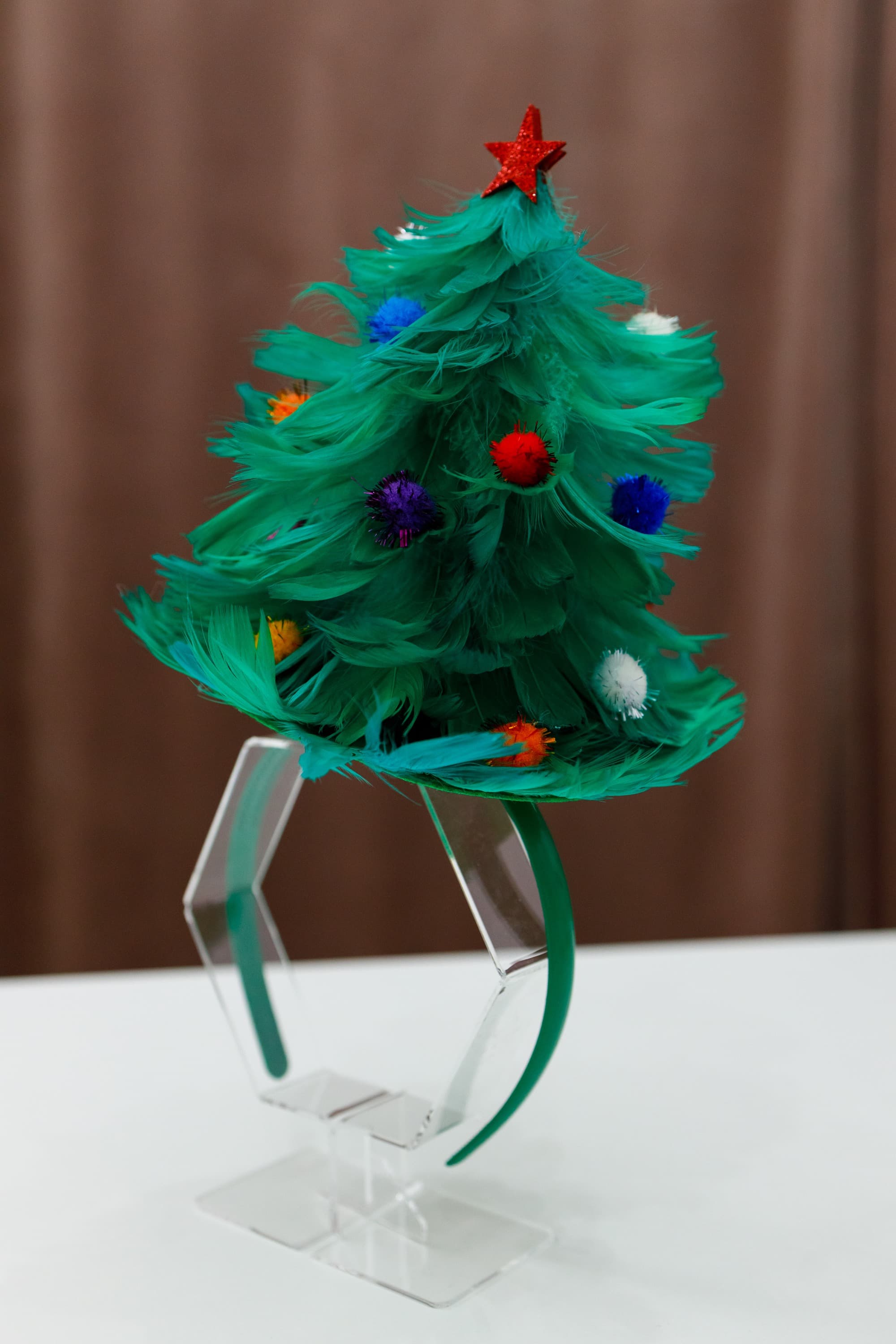 Обруч "Ялинка з пір'я"