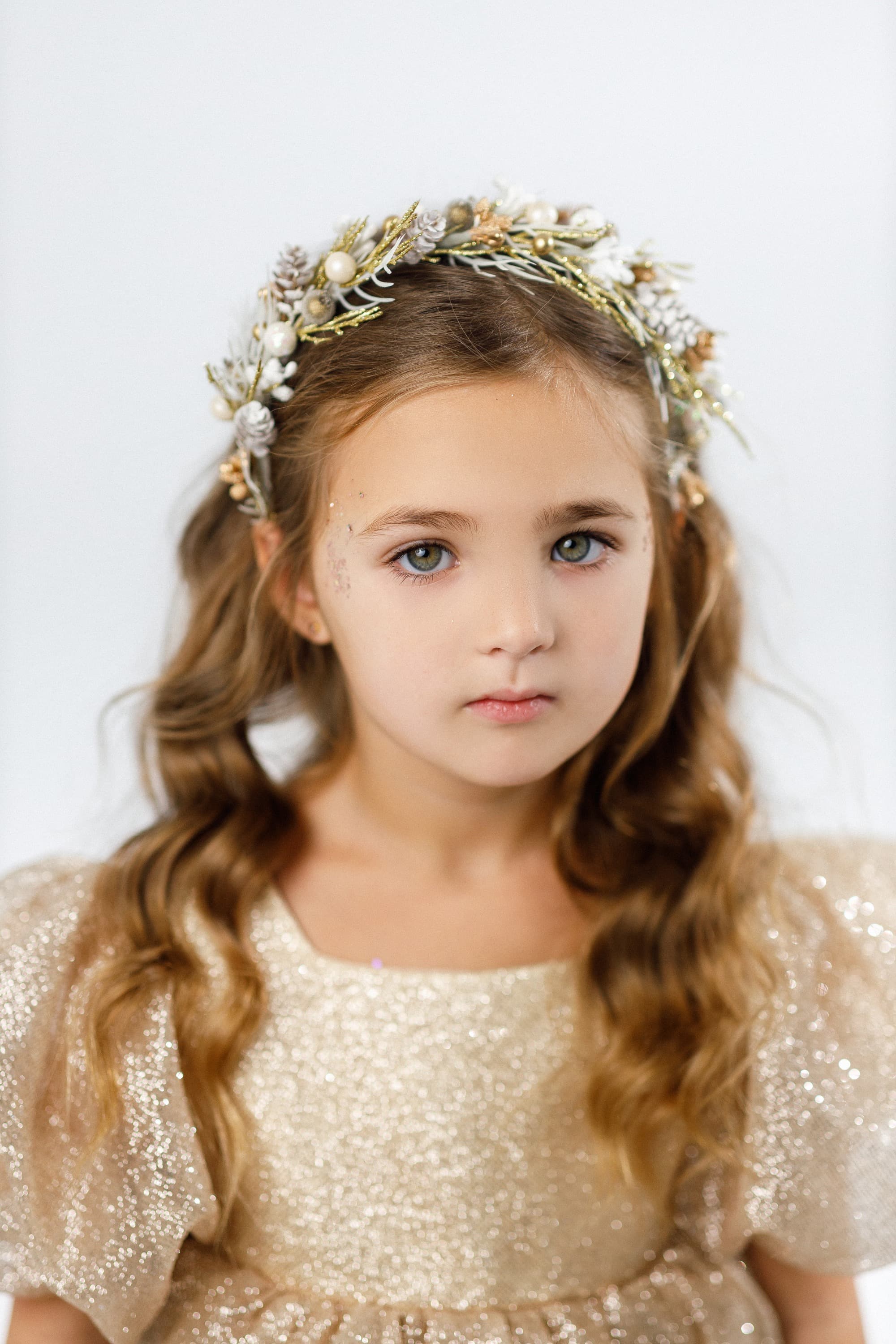 Обруч з гілочками золотий