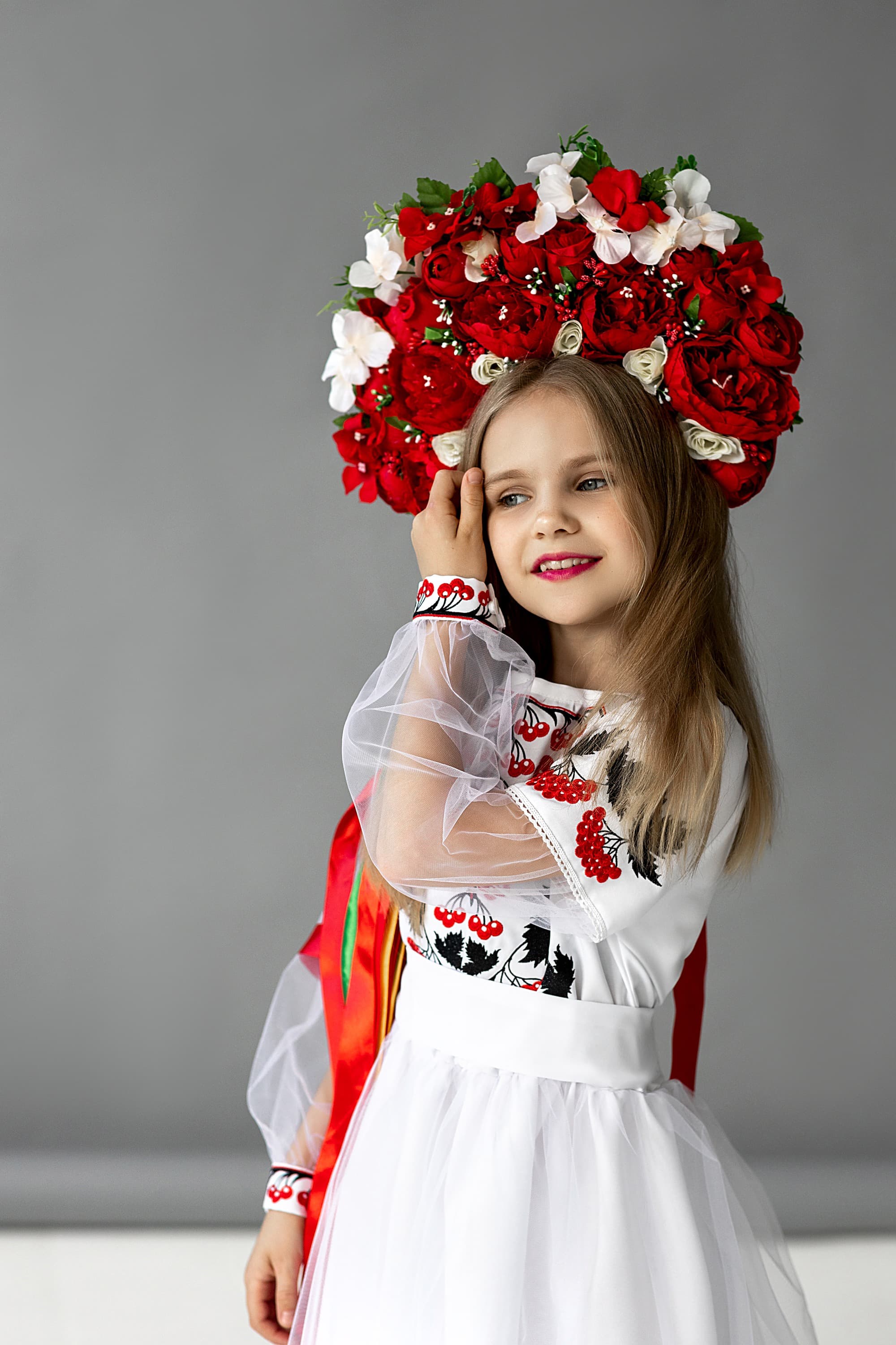 Сценічний вінок «Червоний» зі стрічками