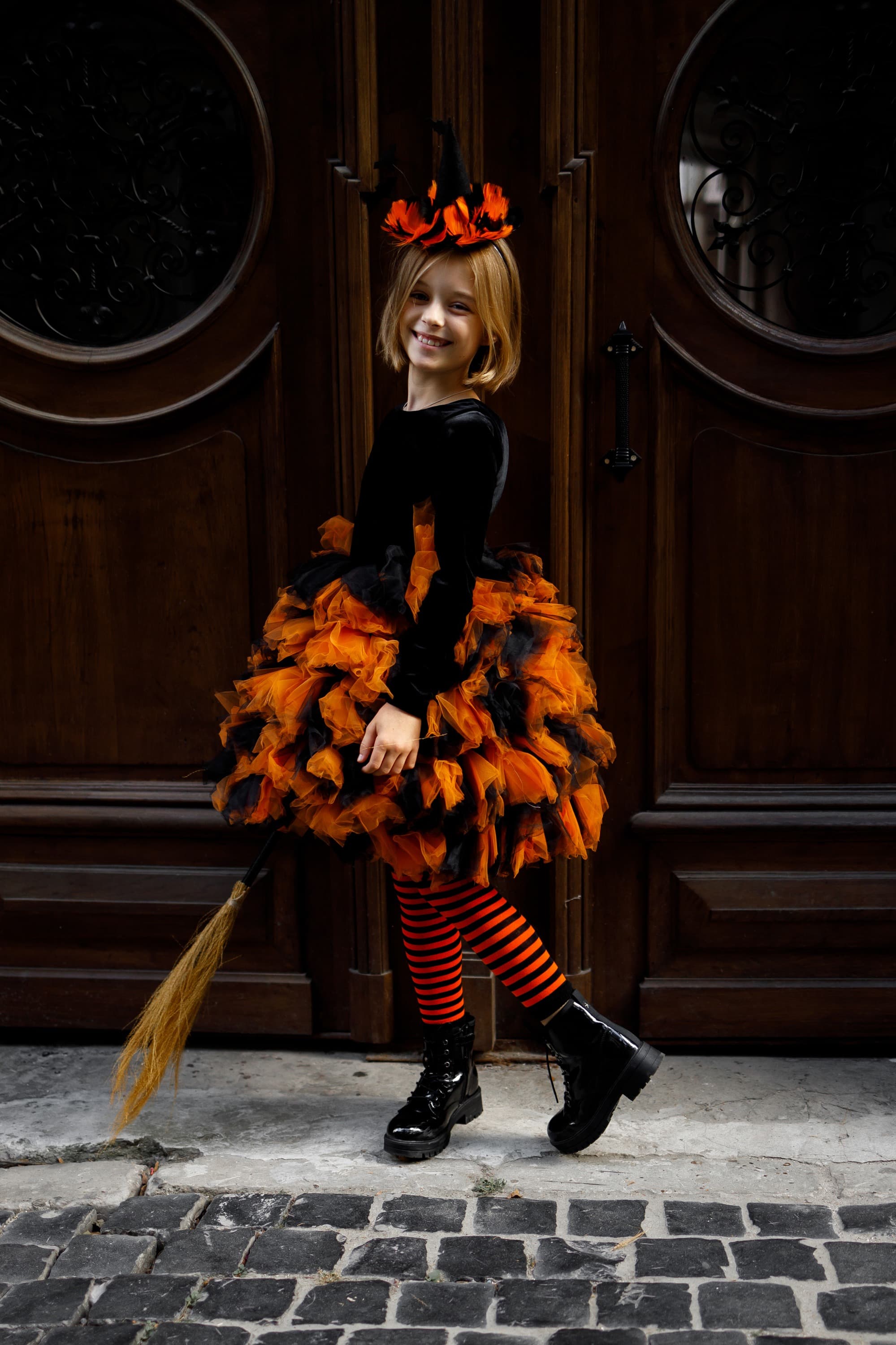 Сукня "Белла" помранчова чорна ОРЕНДА 7-8 років