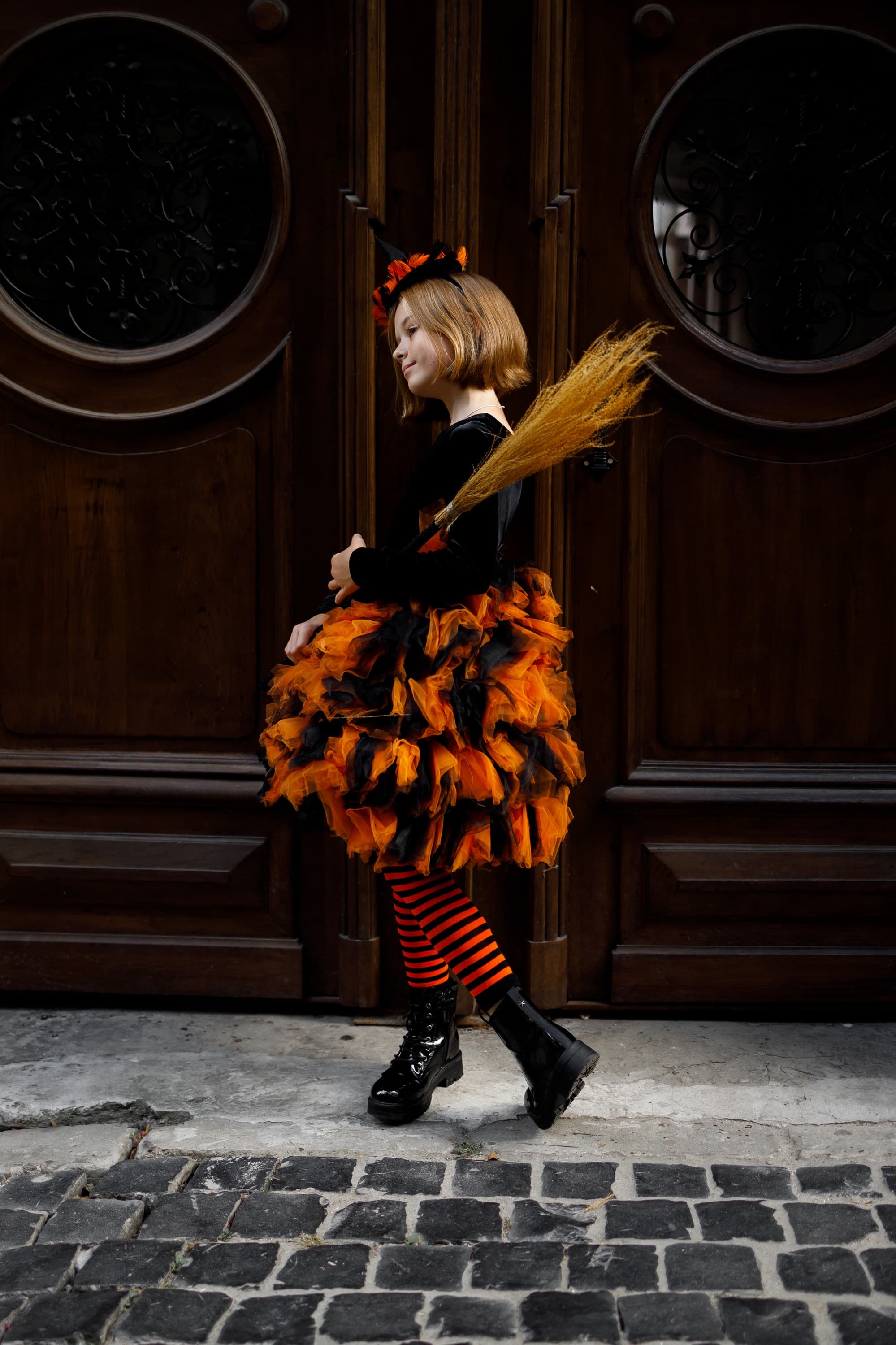 Сукня "Белла" помранчова чорна ОРЕНДА 7-8 років