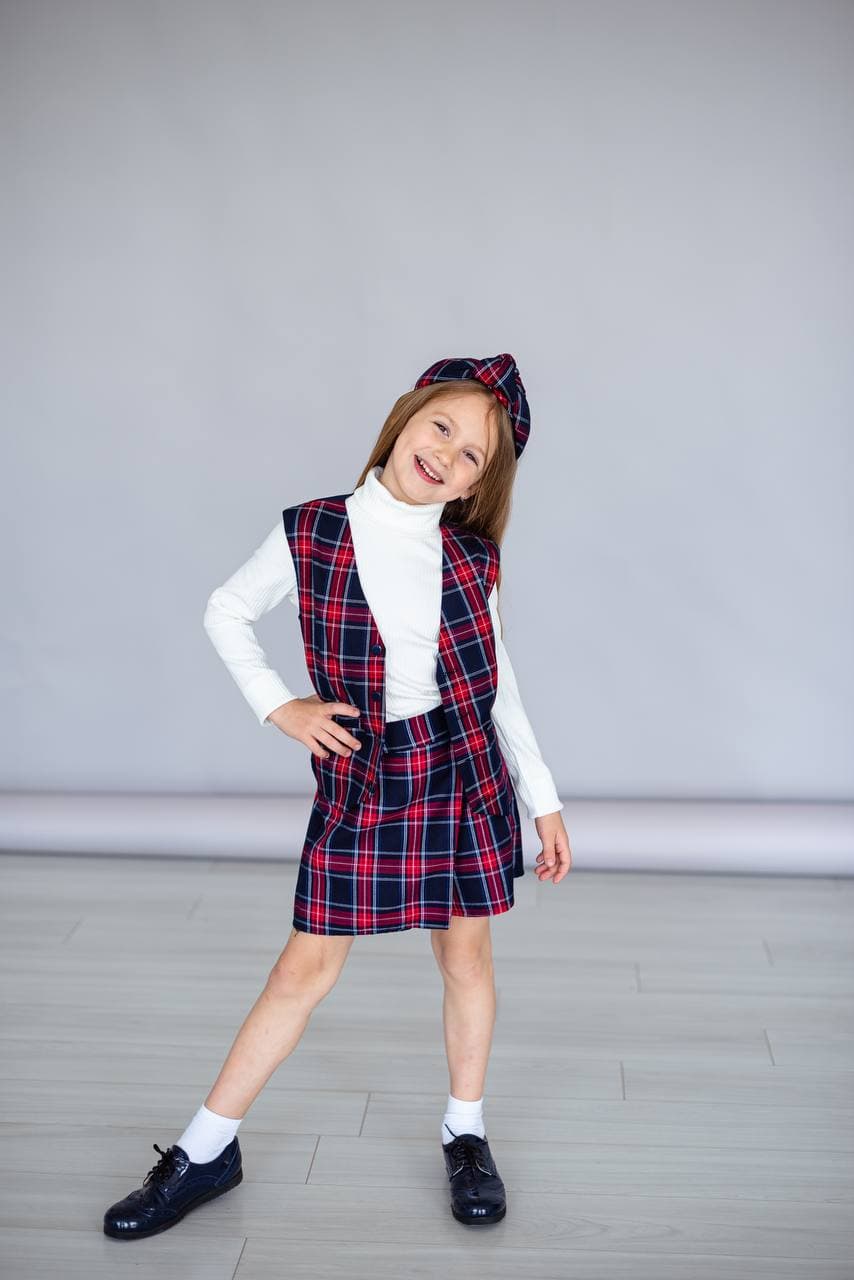 Костюм жилет та спідниця-шорти