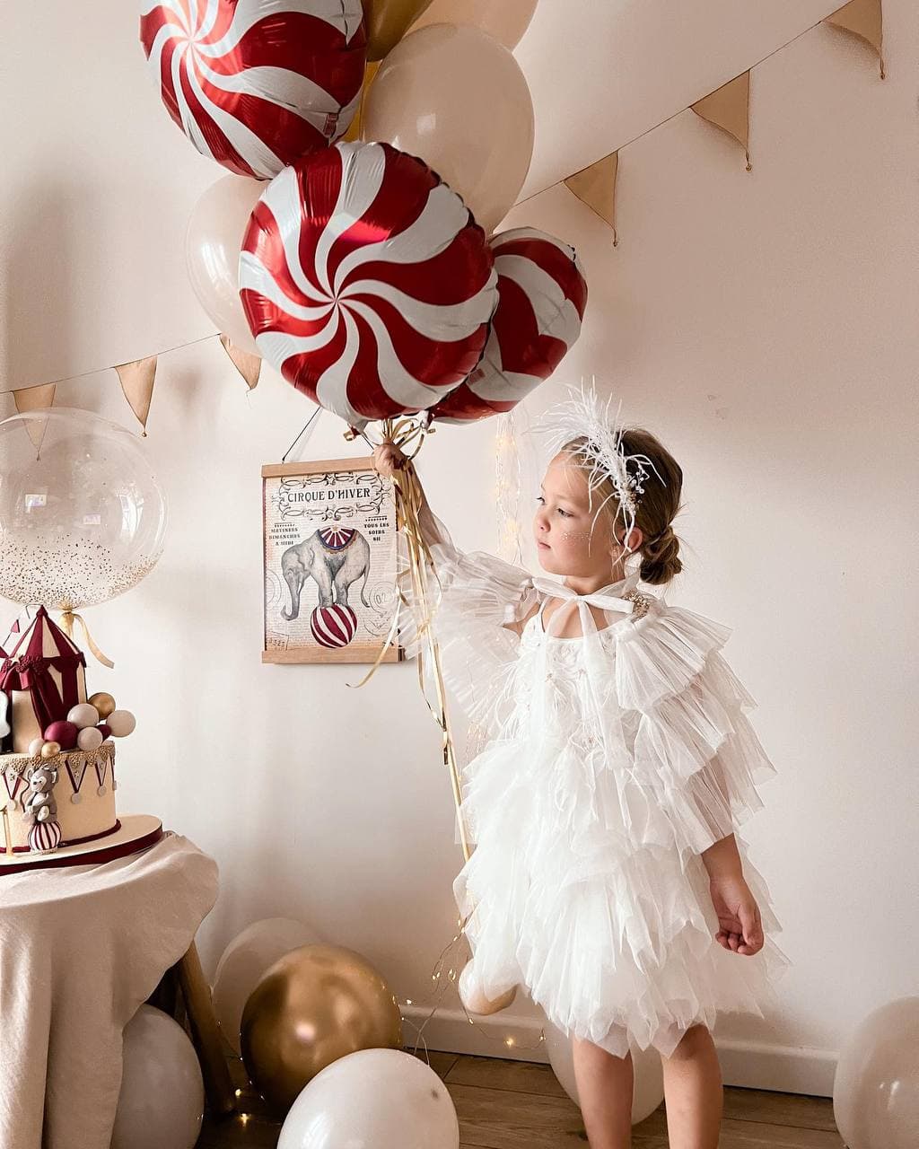 Обруч  "Легкість Пір'я" білий