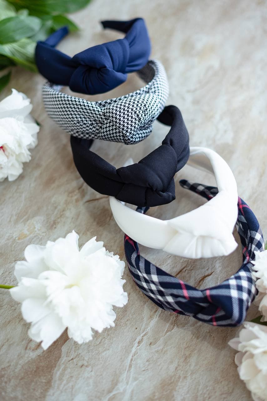 Обруч з вузлом